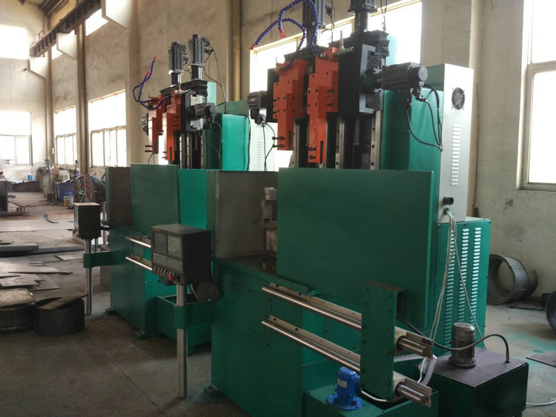 輪輻數(shù)控立車